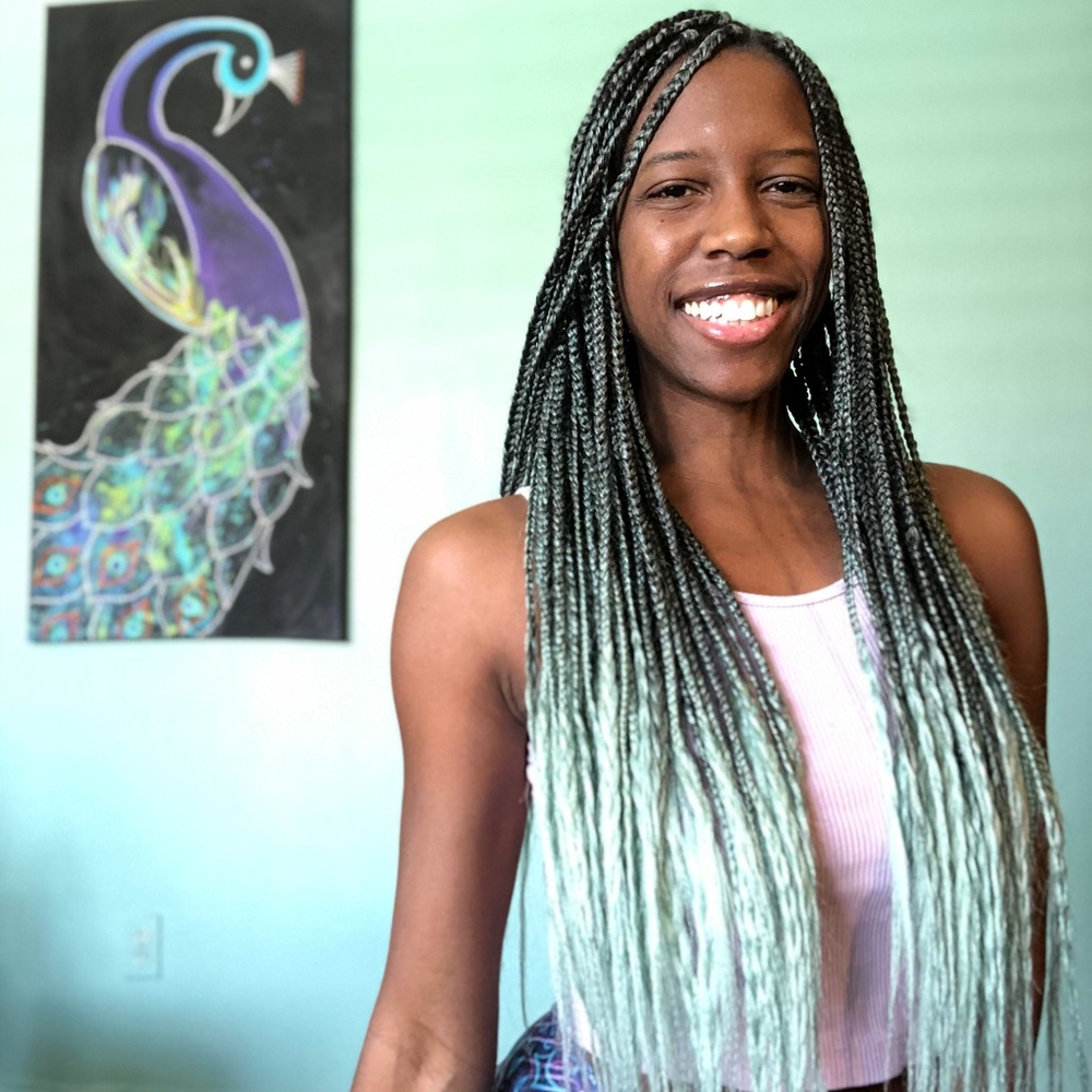 Meet your Posher, Nia